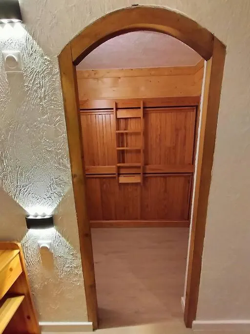 דירה סן-ג'רבה-לה-באן Appartement Meuble Avec Vue Sur Les Montagnes Et Piscine L'Ete