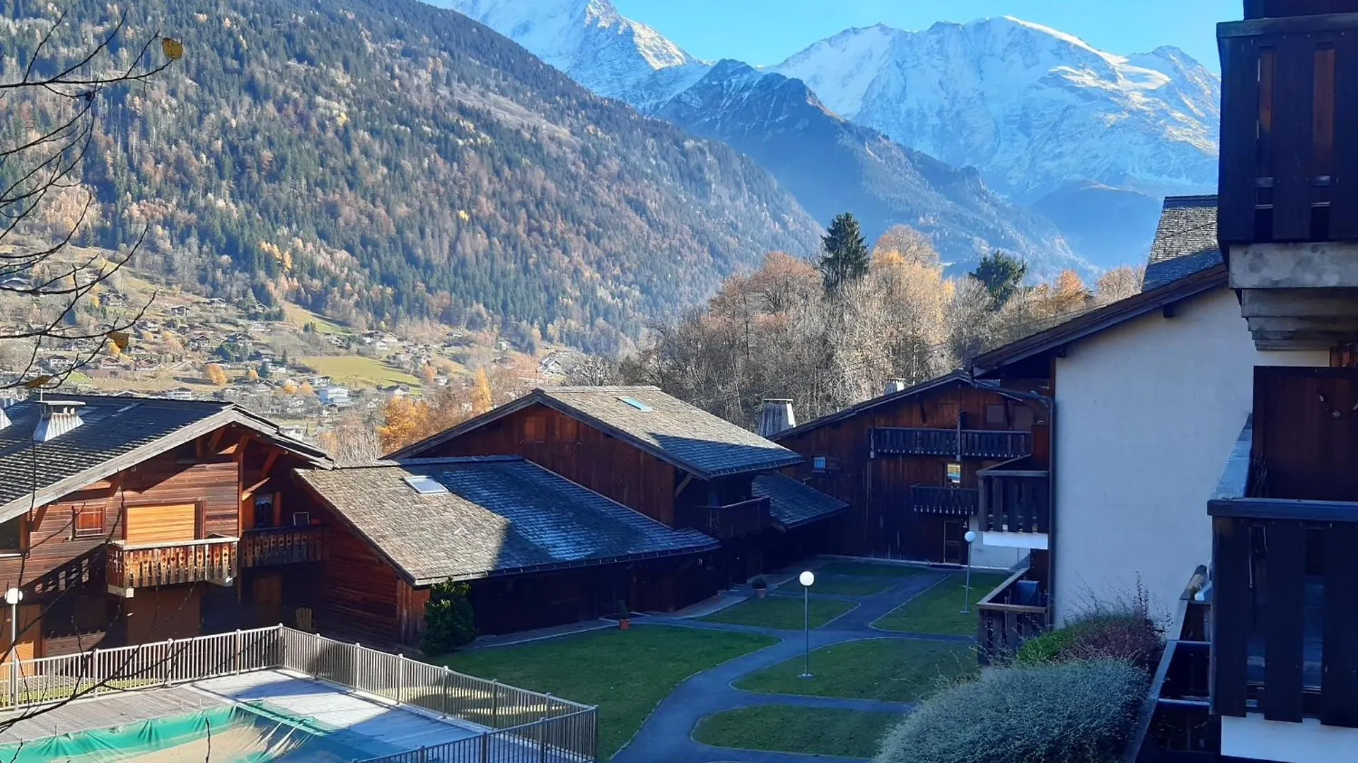 סן-ג'רבה-לה-באן Appartement Meuble Avec Vue Sur Les Montagnes Et Piscine L'Ete צרפת